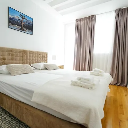 Apartman Aurora *