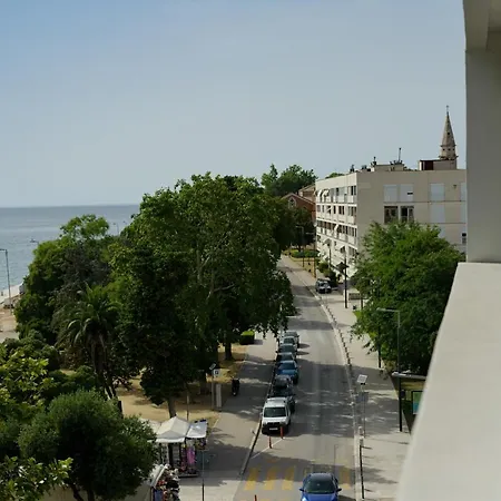 Aurora Apartman *