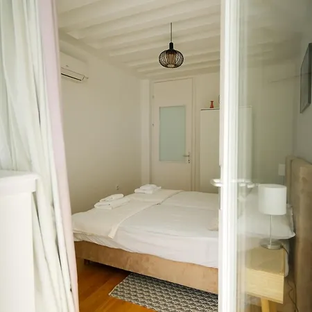 Aurora Apartman Zára