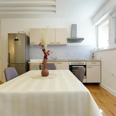 Aurora Apartman Zára