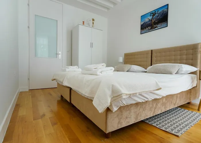 Aurora * Ζαντάρ